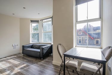 2 bed house, Colum Road, Cathays, Cardiff, CF103EL - Image 2